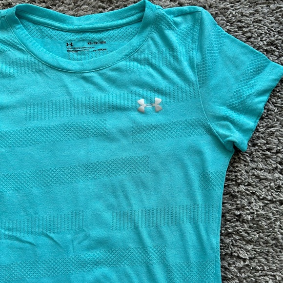 Under Armour Heat Gear Tshirt, Size XS - Picture 3 of 5